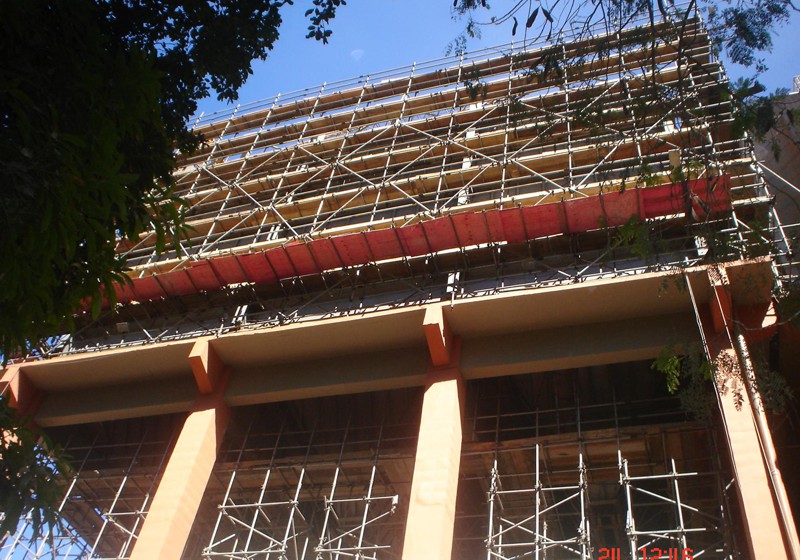 obra com instalação de andaime