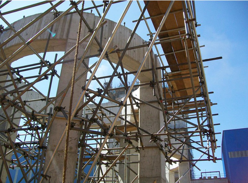 obra com instalação de andaime